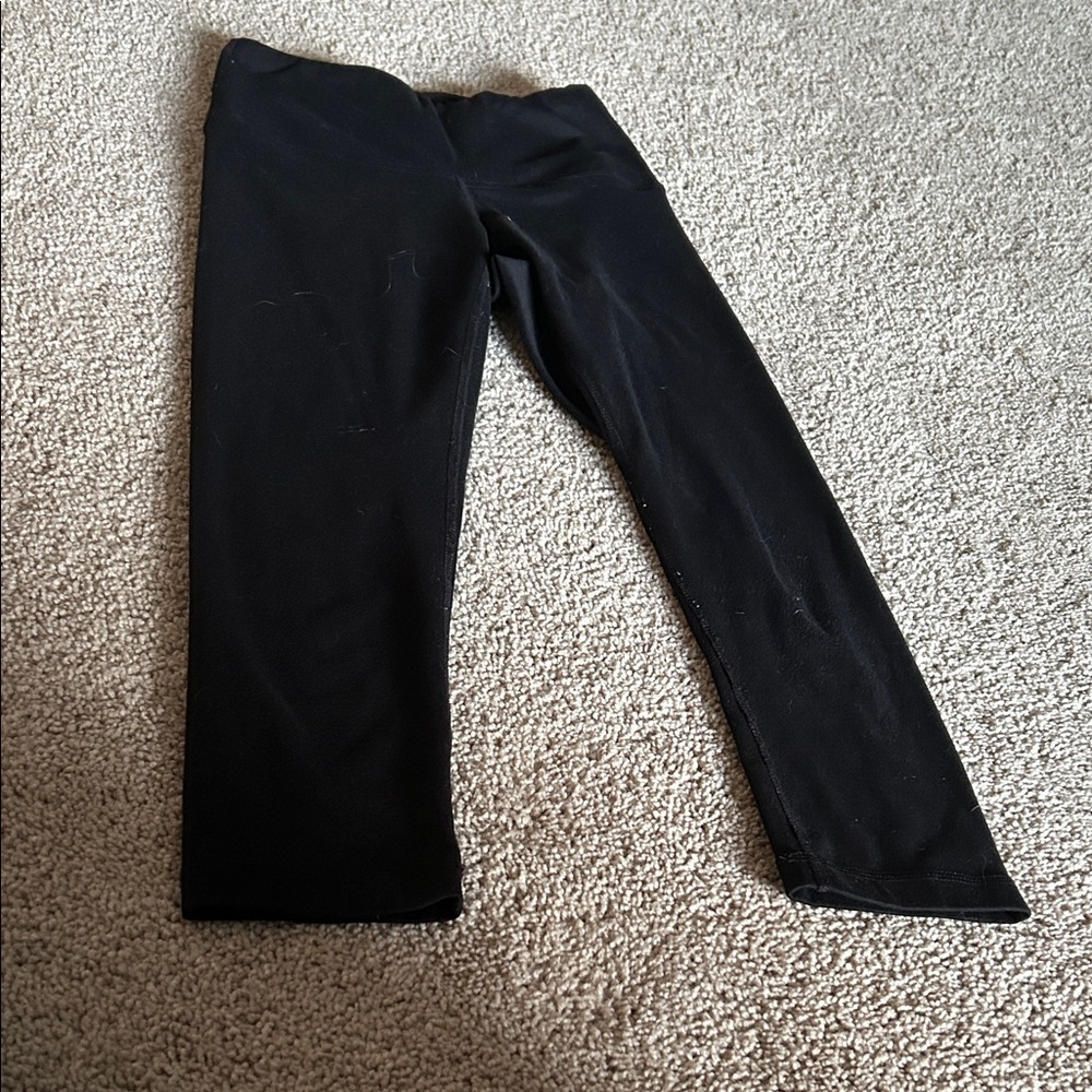 Size XS yogalicious black capri leggings good condition